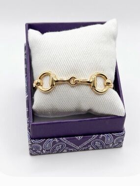 NWT ⚜️👑⚜️ True to Form Gold Tone Horsebit Link Beacelet